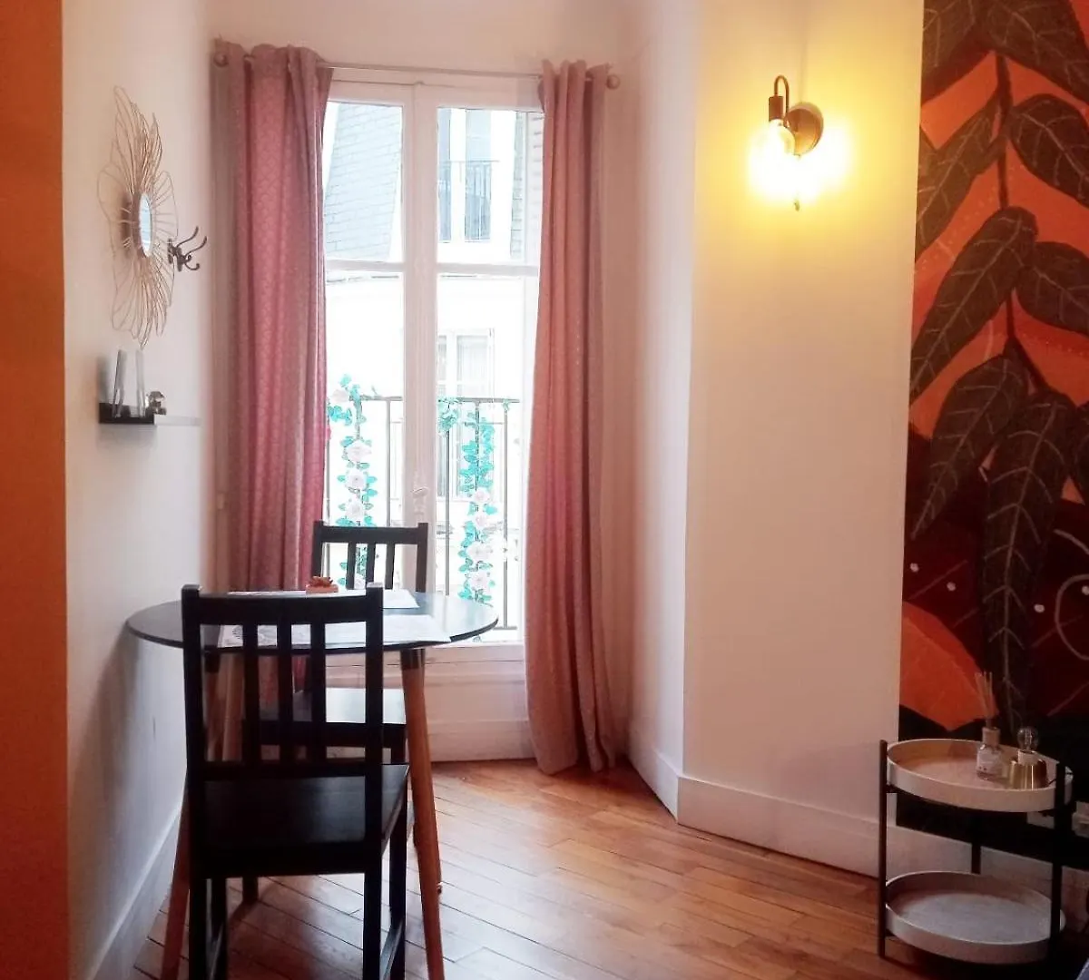 Апартаменты Bright Loft In Montmartre Париж