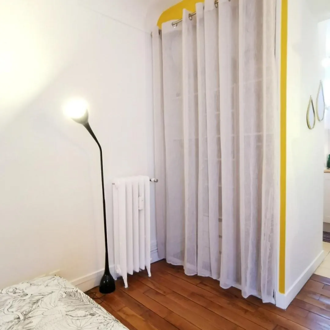 Апартаменты Bright Loft In Montmartre Париж